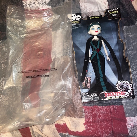 Bleeding Edge Begoths Series 8 Gloria Phobia 12" Silver Screen Edition 2009 New - Picture 6 of 6